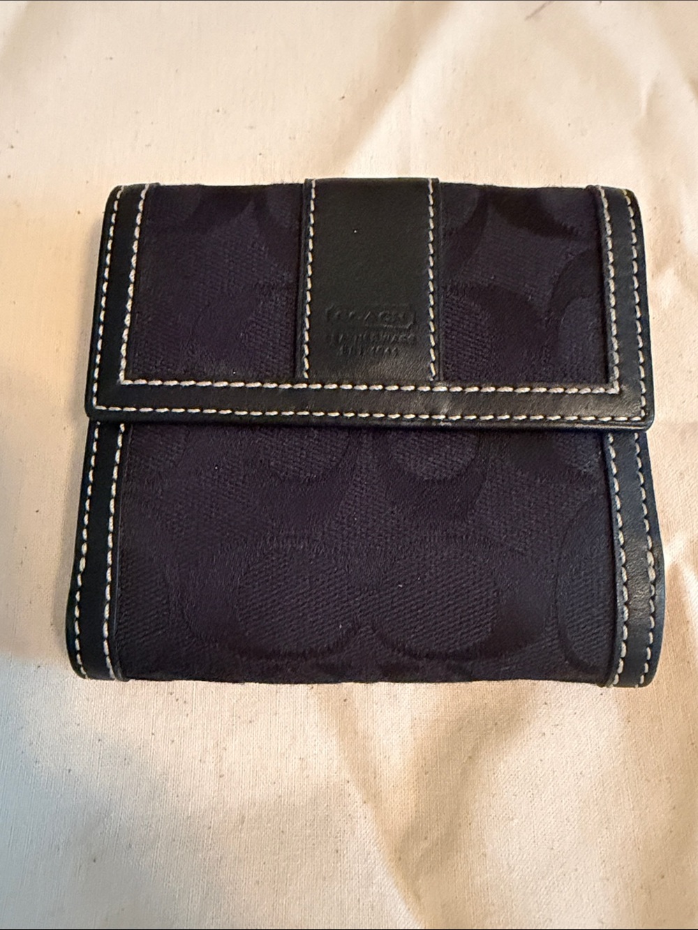 Coach Signature Compact Wallet with White Stitching ✨Like New✨